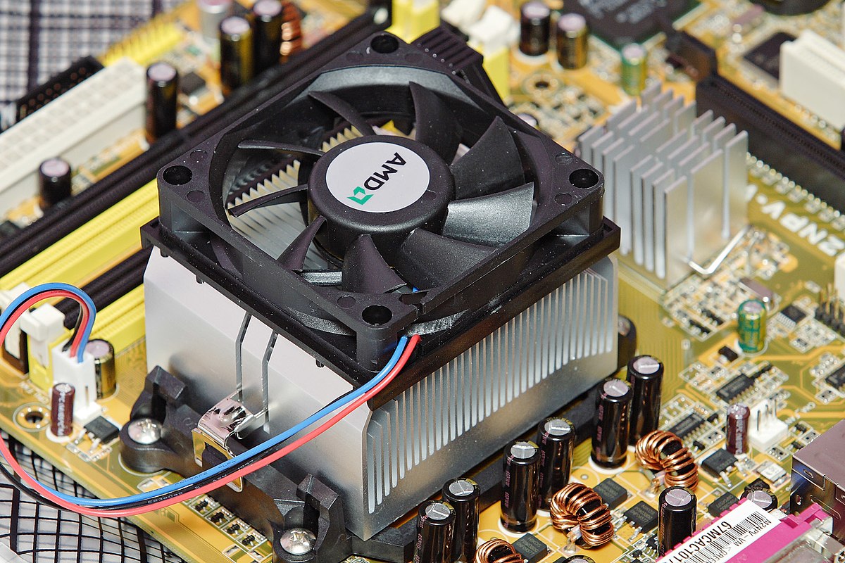 Heatsink cooling fan giúp phân tán nhiệt hiệu quả