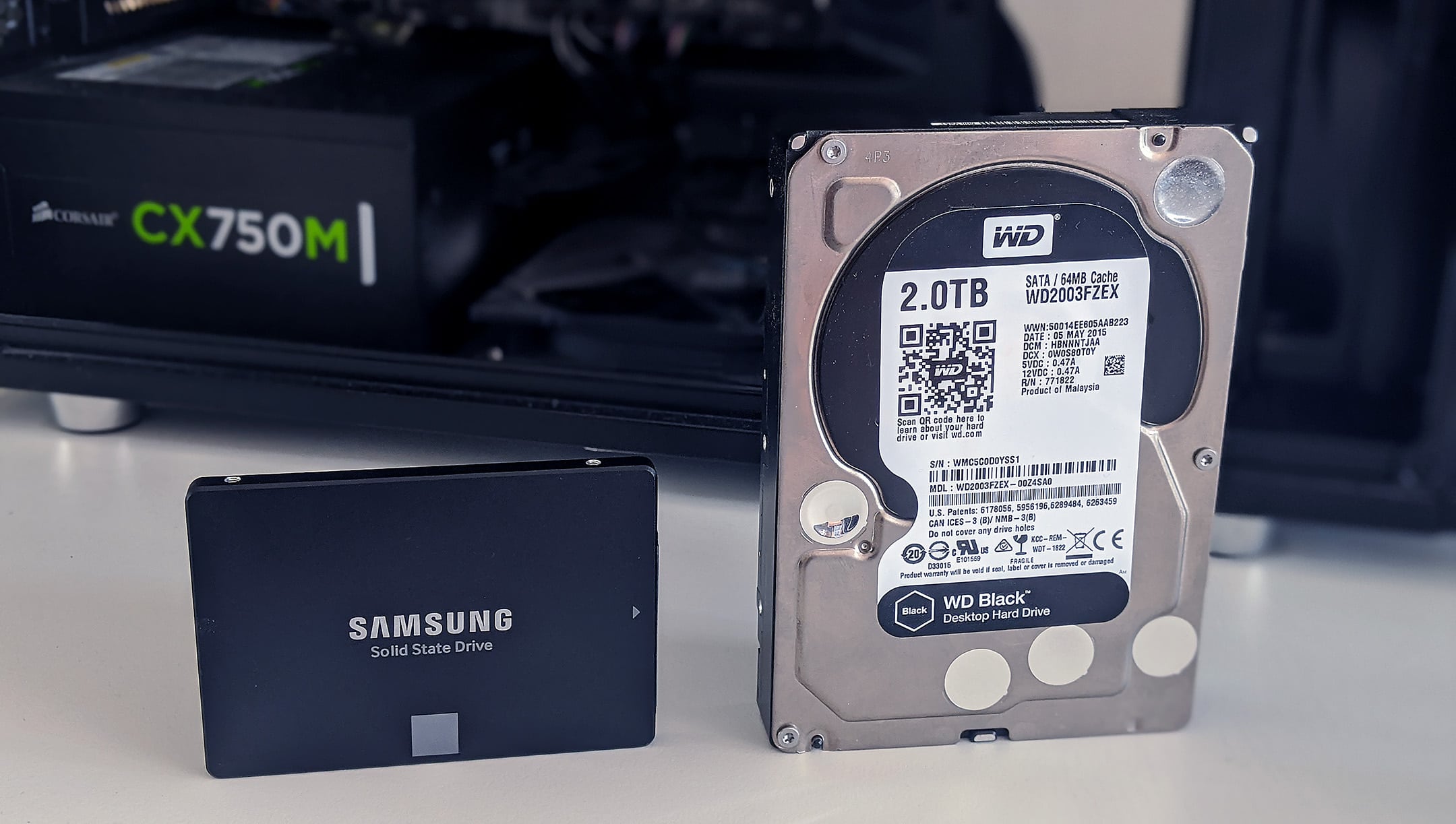 Ổ cứng HDD sẽ có tốc độ truy xuất dữ liệu chậm hơn SSD